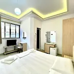 The Gate Hotel 3*