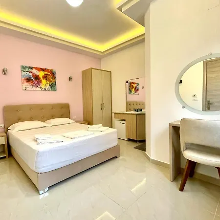 Hotel The Gate 3*