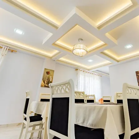 Hotel The Gate Sarande